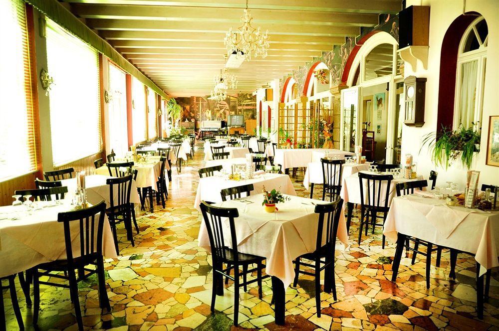 Albergo Trieste Lorenzago Di Cadore Bagian luar foto