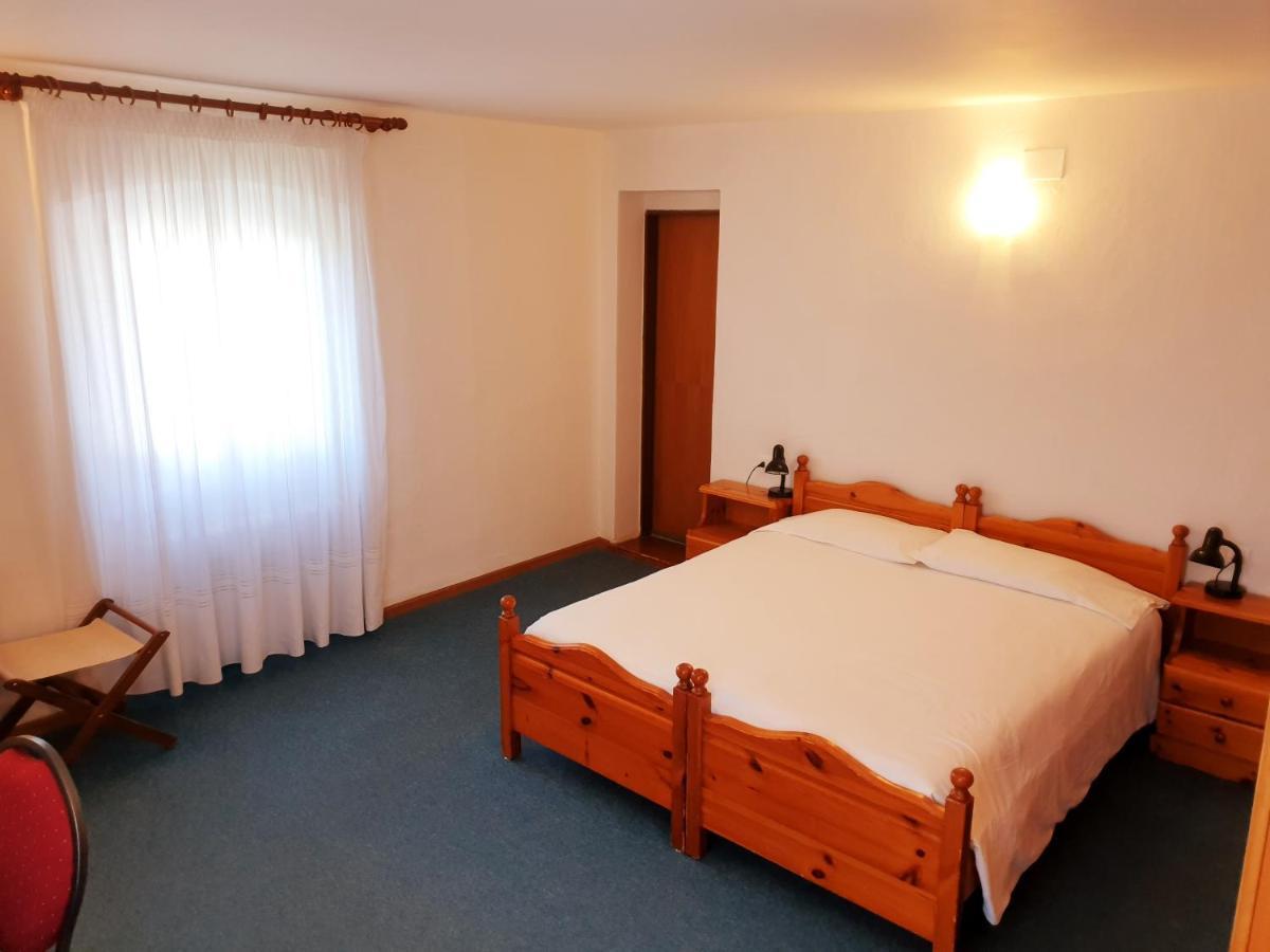 Albergo Trieste Lorenzago Di Cadore Bagian luar foto